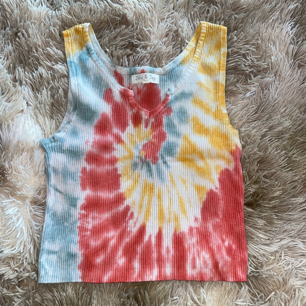 Tie-dye ribbed thank top